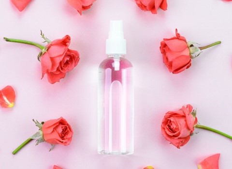 تصویر 2 از قیمت خرید عرق گیاهی گلاب + فروش ویژه
